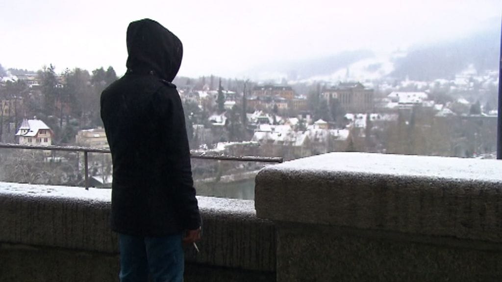 Syyrialainen pakolainen sveitsiläisessä vastaanottokeskuksessa. Arkistokuvaa – kuvan henkilö ei liity juttuun.