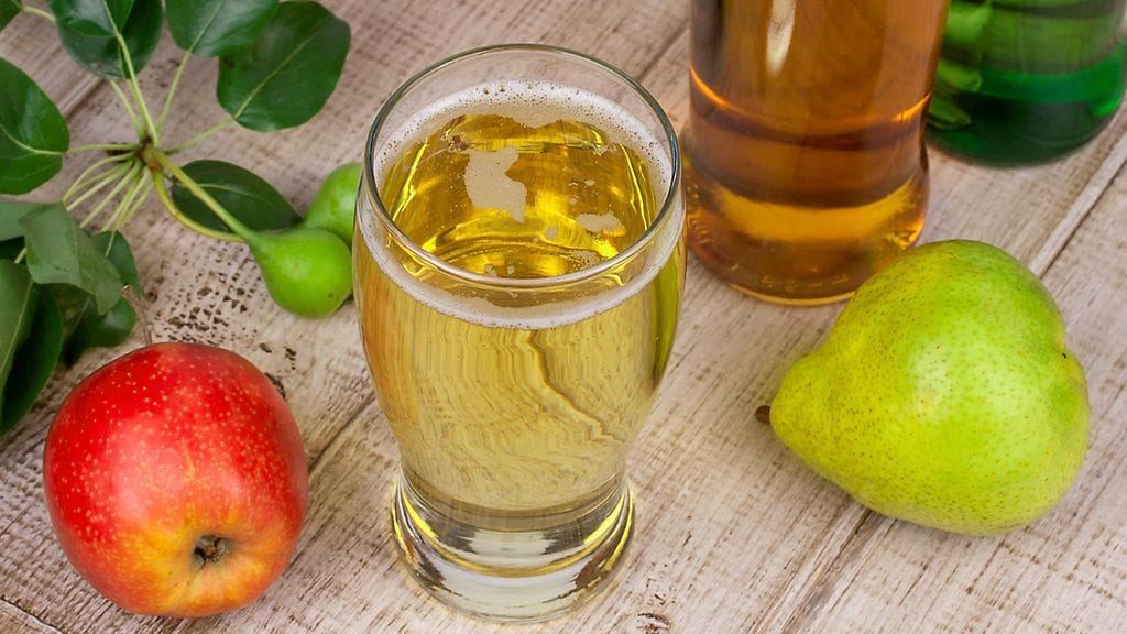 Siideriksi saa kutsua vain omenasta ja päärynästä valmistettuja juomia.