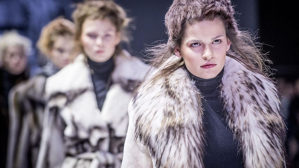 Tekoturkiksella ja aidolla on omat kannattajakuntansa, joiden mielipiteet kilpailevat keskenään.