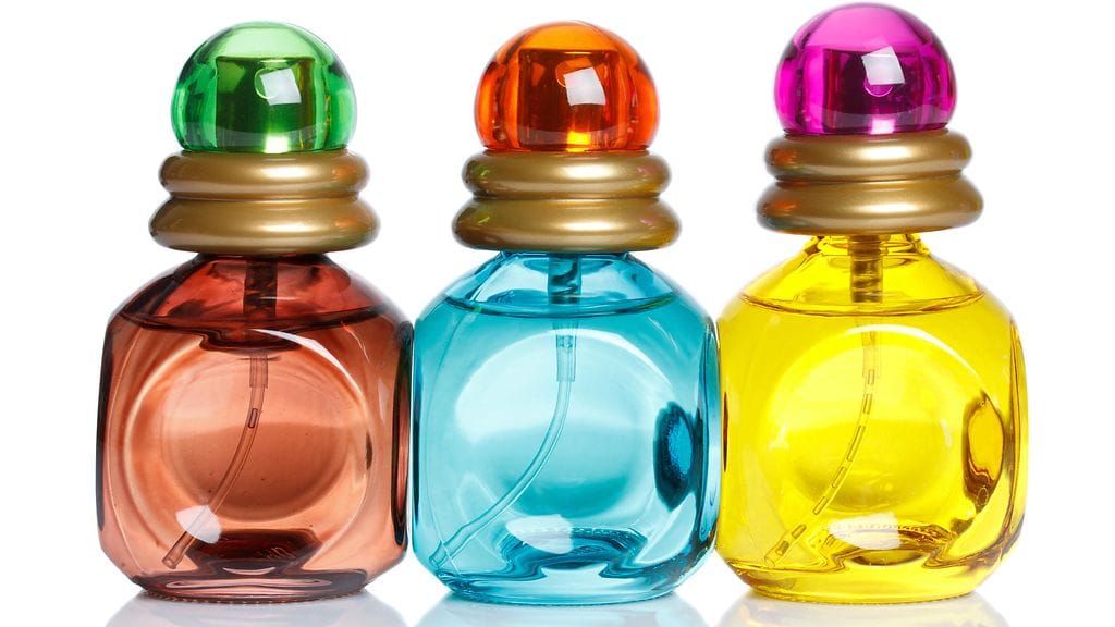 Kosmeettisten valmisteiden valvontaa kohdennettiin muun muassa markkinointiväittämiin. Kuvituskuva.