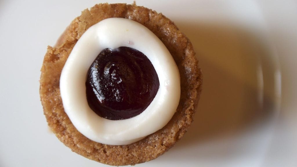 Runebergintortut eivät välttämättä ole laihduttajille kaikkein sopivinta herkkua.