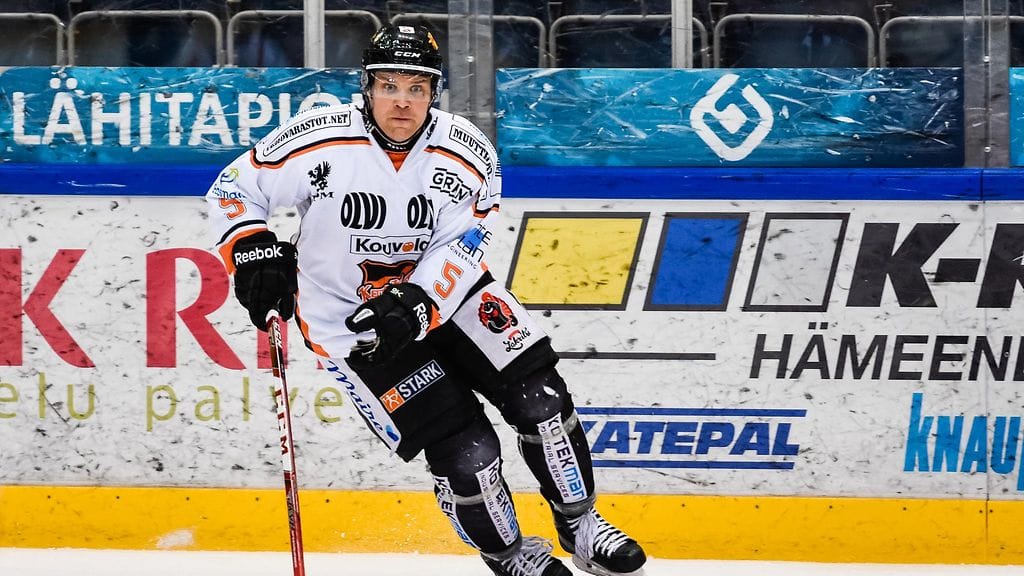 Ari Vallin, KooKoo (1)