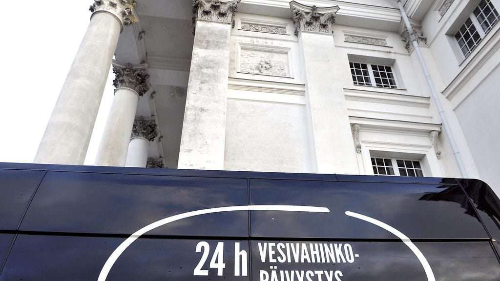 Helsingin tuomiokirkossa oli eilen illalla vakava vesivahinko.