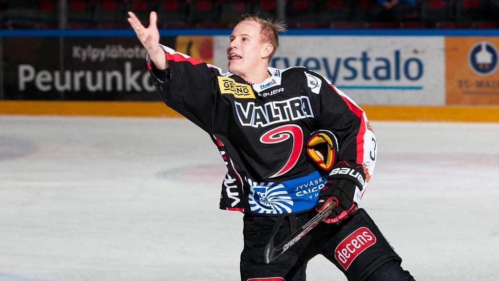 Aleksi Salonen siirtyy Tapparaan.