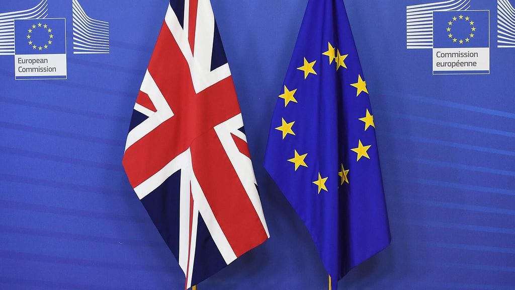 Huippukokous jatkuu edelleen Britannian EU-sopimuksen sorvaamisella.