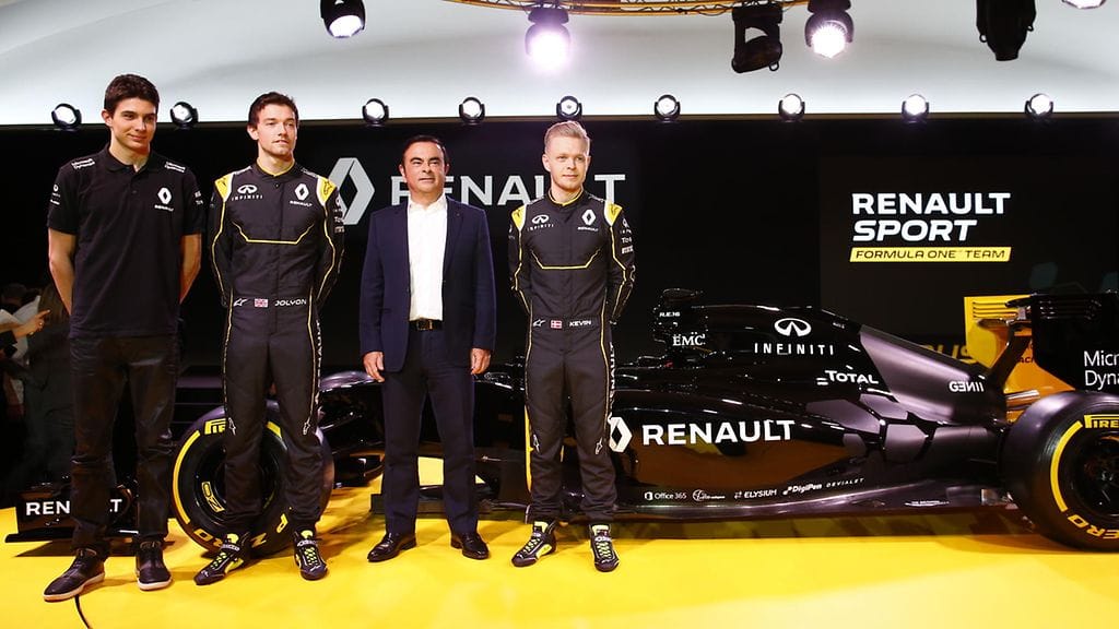 Jolyon Palmer (2. vas.) ja Kevin Magnussen (oik.) ovat Renault'n kisakuljettajat ensi kaudella. Esteban Ocon (vas.) toimii tiimin varakuljettajana.