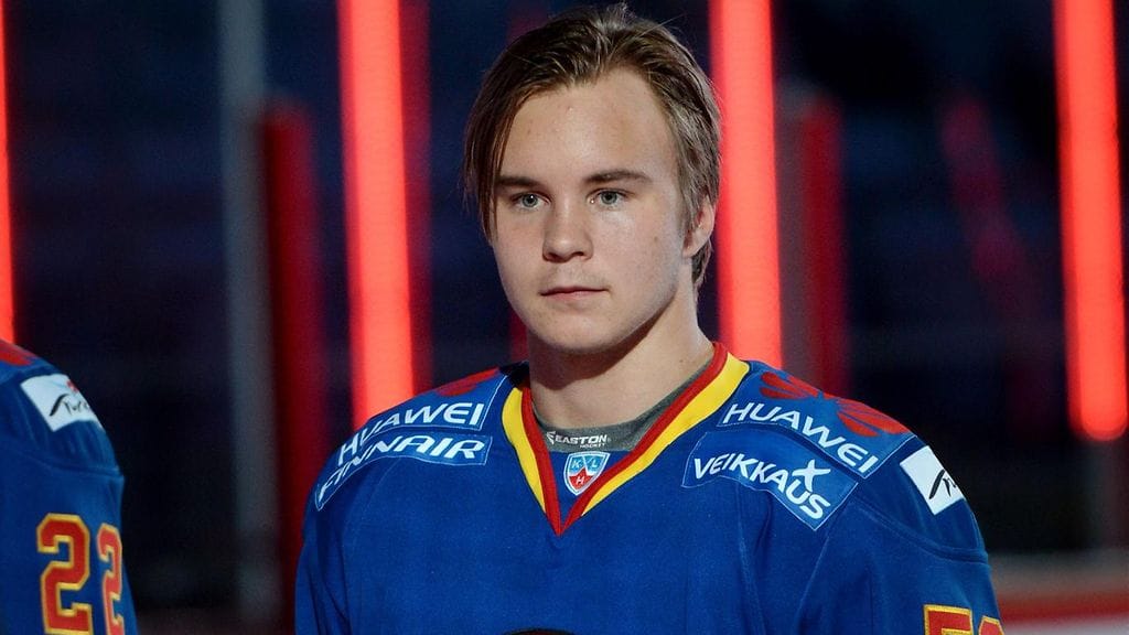Miro Mäkinen (kuvassa) ja hänen veljensä Atte Mäkinen ovat pelanneet koko alkukauden Mestiksessä. He saapuivat tällä viikolla Jokerien KHL-miehistöön.