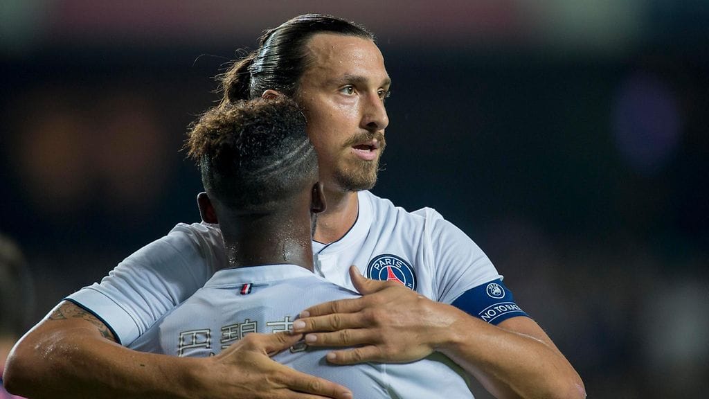 Jean-Baptiste Bahebeck sarjamurhaajan syleilyssä. Kuva kesältä 2014.