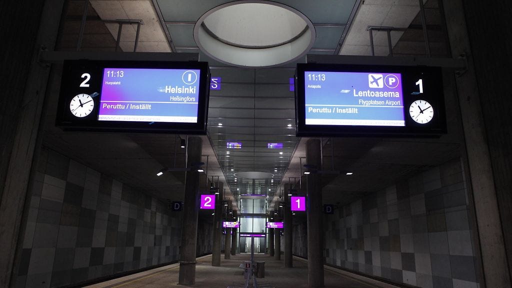 Junalla ei päässyt Helsingin keskustasta Helsinki-Vantaan lentoasemalle 5.2.2016. Kuva: Mikko Kukkanen