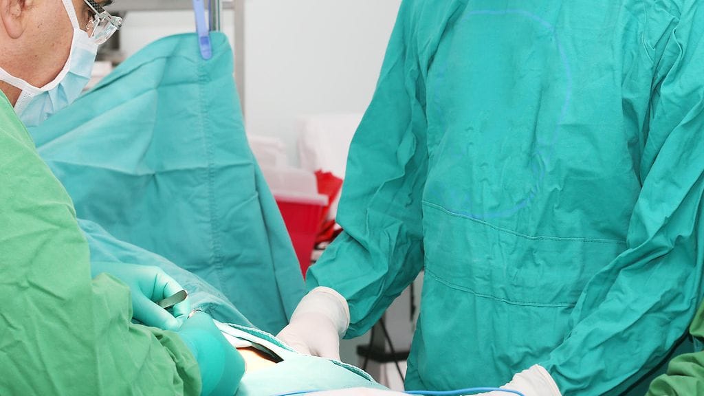 Plastiikkakirurgit hoitavat julkisella puolella esimerkiksi syöpä- ja tapaturmapotilaita. Kuvituskuva.