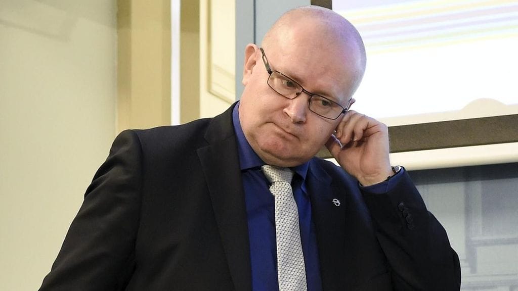 Oikeus- ja työministeri Jari Lindström.