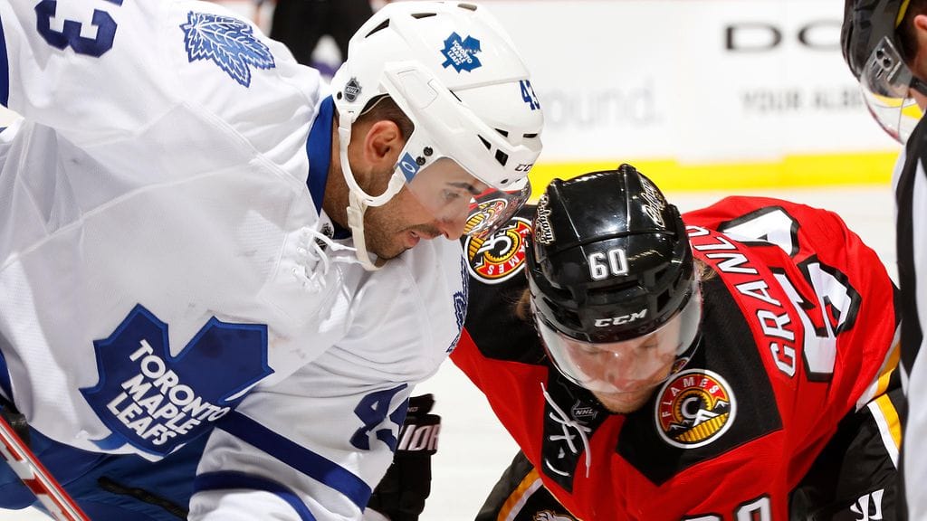 Nazem Kadri kyyristyi aloitukseen Markus Granlundin kanssa.