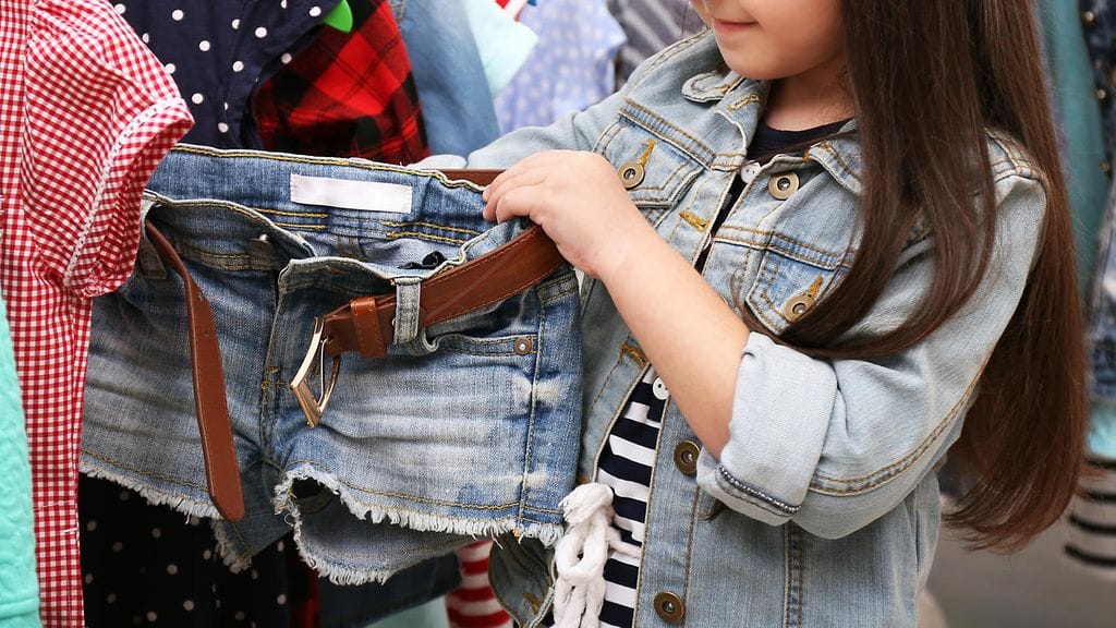 Australialaisäiti tuohtui tyttöjen ja poikien shortsien kokoeroista.