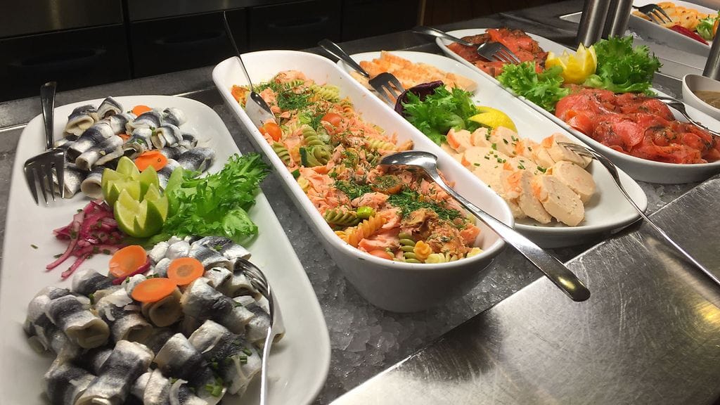 Buffet on monelle suomalaiselle risteilyn kohokohta.