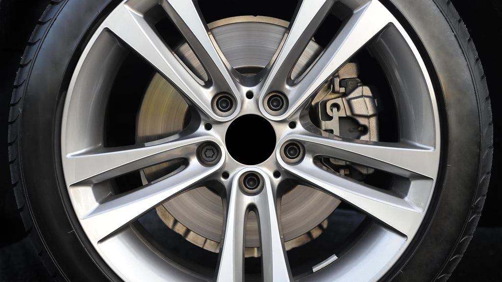 Halpa ja kallis vanne voivat olla ulkoisesti samanlaisia, mutta ominaisuuksissa voi olla paljonkin eroja.