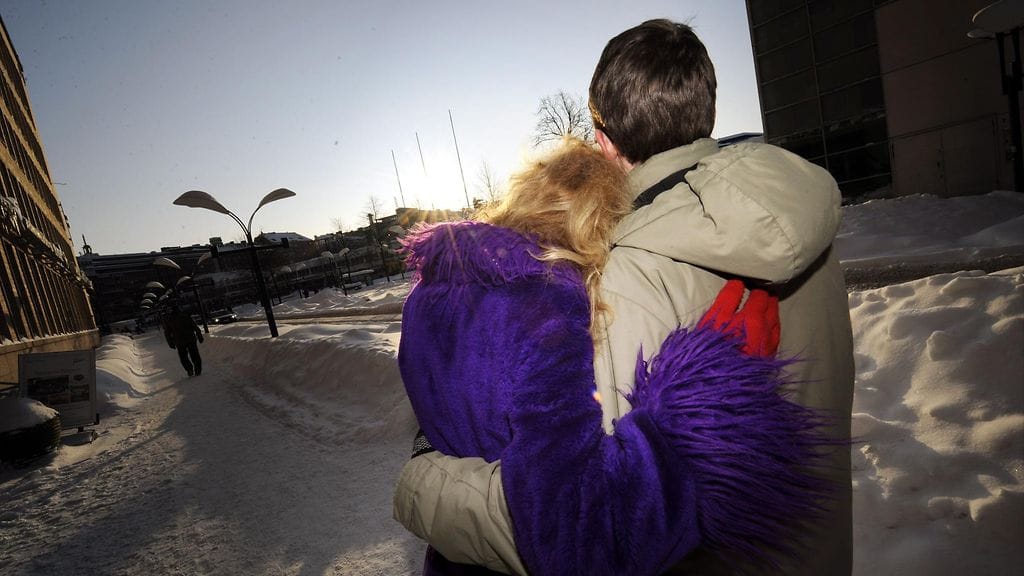 Suomalaisista sinkuista vain 12 prosenttia haluaisi kuulla "minä rakastan sinua" tulevaisuuden kumppaniltaan joka päivä. Kuvituskuva.