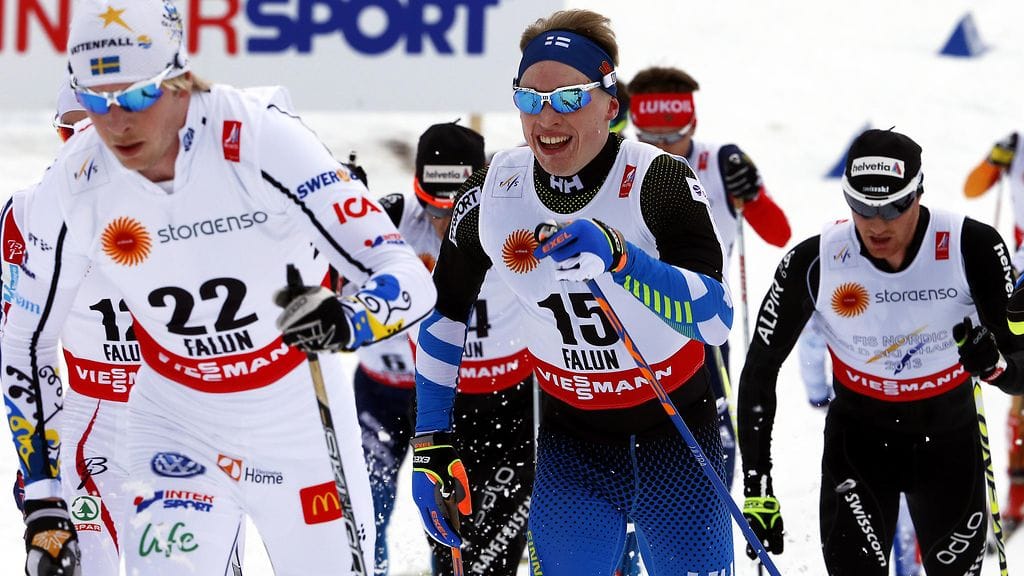 Iivo Niskanen (kesk.) viime vuonna Falunin MM-ladulla.