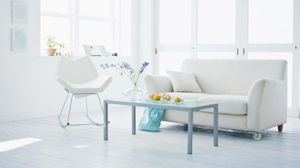 Etenkin suurikokoiset olohuoneet saattavat aiheuttaa sisustajille päänvaivaa.