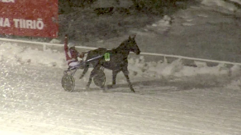 Beatboxer ja Jarmo Villanen matkalla voittajahaastatteluun