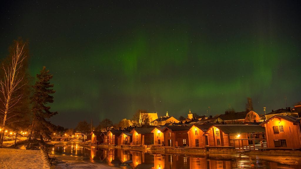 Revontulia Porvoossa 16. helmikuuta 2016 kello 22. Kuva: Niko Laurila