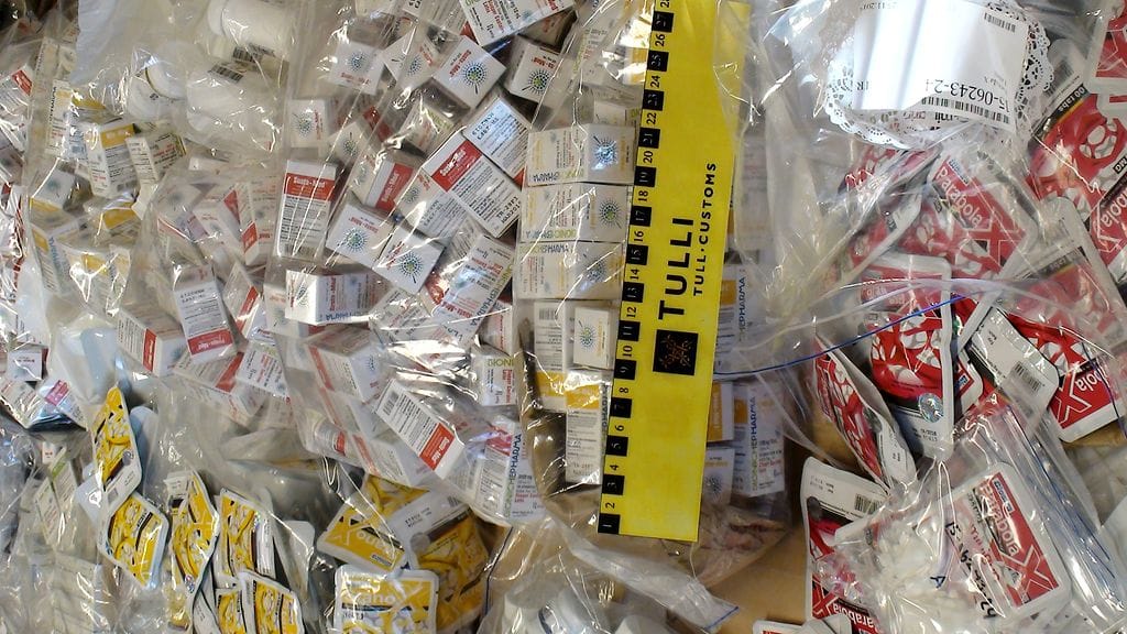Tullinkuvaa sen takavarikoimista doping-ampulleista. Arkistokuvaa.