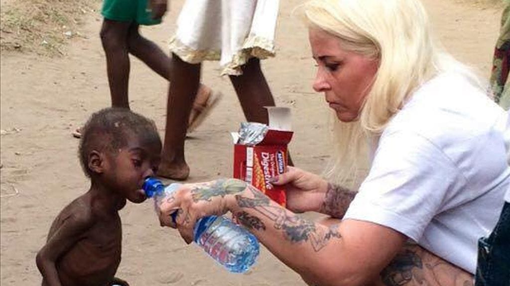 Kadulle hylätty 2-vuotia lapsi Nigeriassa