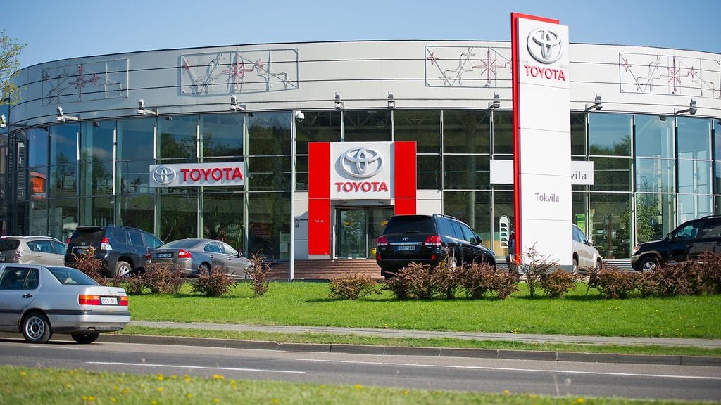 Toyotan myymälä Liettuassa.