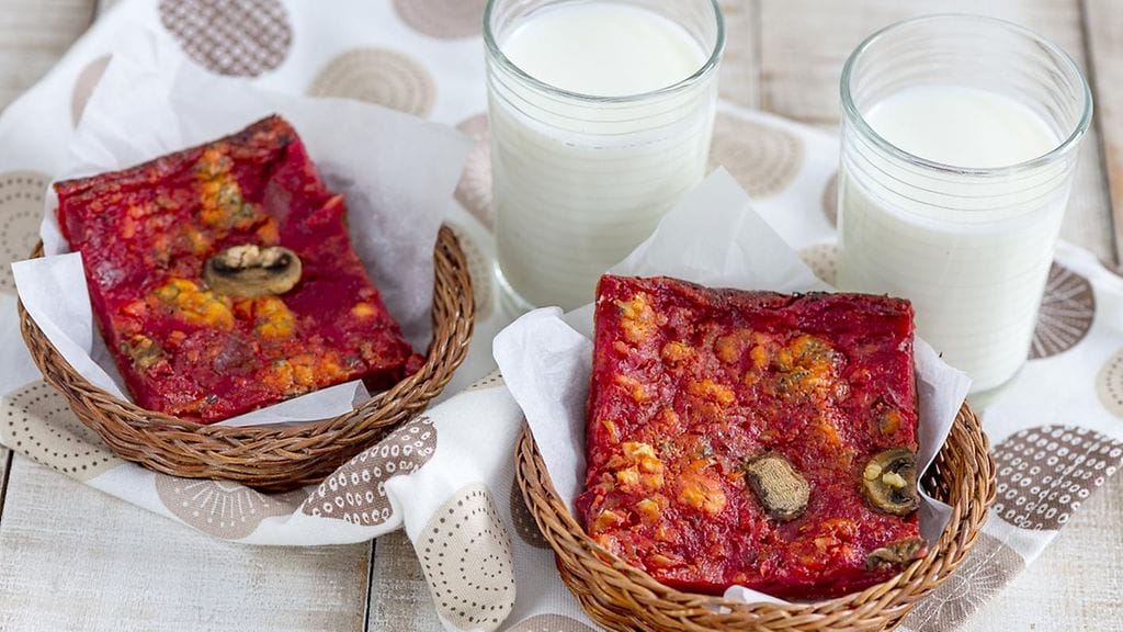 Punajuuri ja homejuusto yhdistyvät herkullisessa pannarissa.