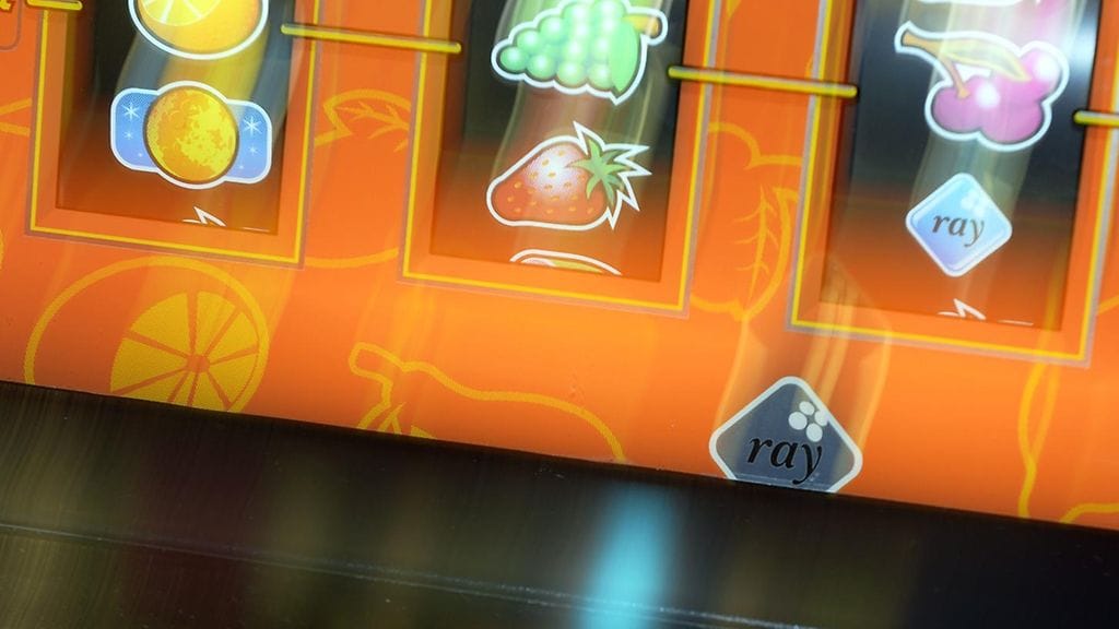 Rahapeliongelmia hoitava järjestö kritisoi kovaa tulosta tehnyttä Raha-automaattiyhdystystä. Sen mukaan suuri osa raha-automaattien tuotoista tulee peliongelmaisten taskuista.