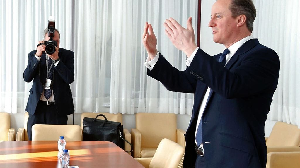 Uutistoimisto Reutersin mukaan Cameron halusi huippukokouksen päätelmiin erityisen viittauksen tamponeihin.