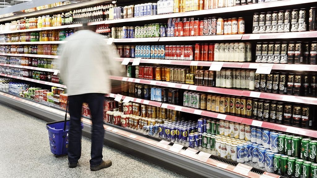 Määrä on pudonnut sekä litroina että 100-prosenttisena alkoholina mitattuna.