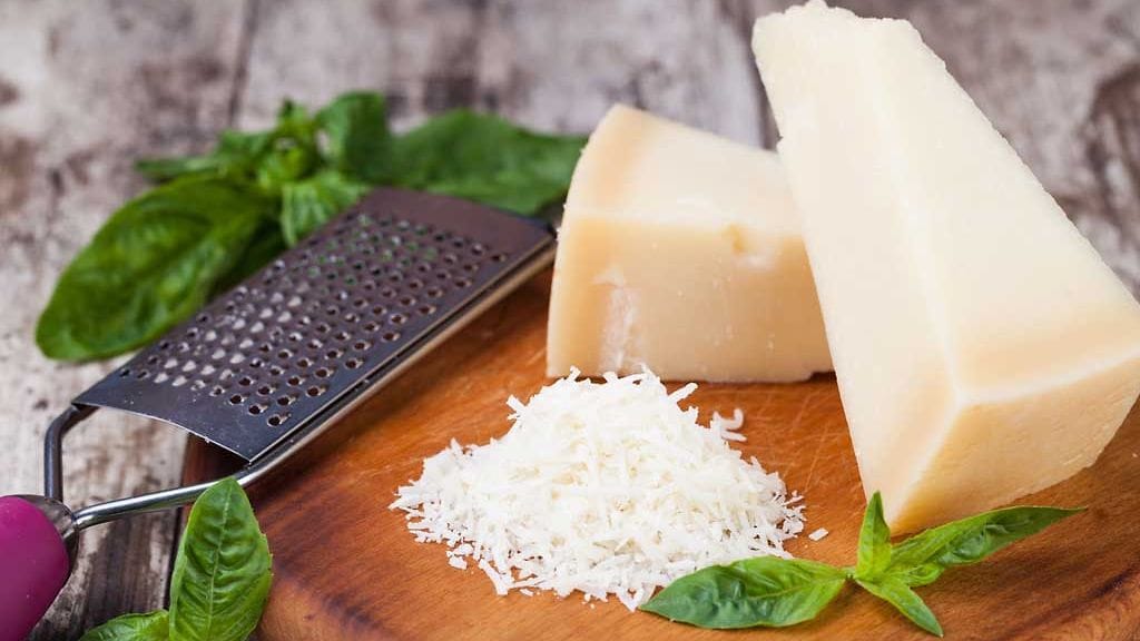 Yhdysvalloissa myytävistä parmesaaniraasteista löytyi isoja määriä selluloosaa.