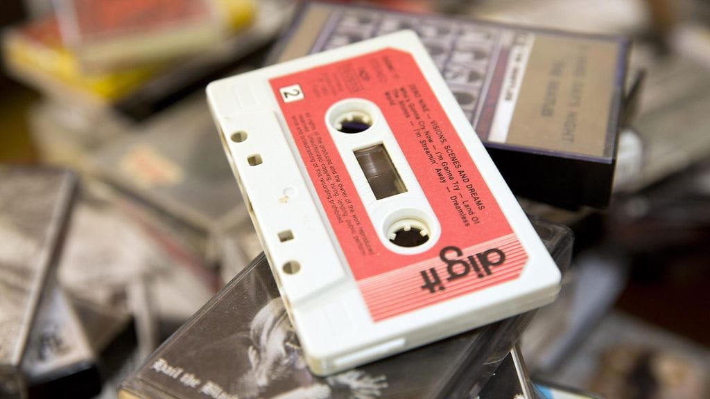 Löytyykö varastostasi vielä kasettisoitin?