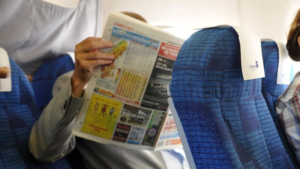 Tarkista volyymisi. Keskustele kohtuullisella äänenvoimakkuudella ja huolehdi, ettei kuuntelemasi musiikki pauhaa läpi kuulokkeista. Kuvituskuva.