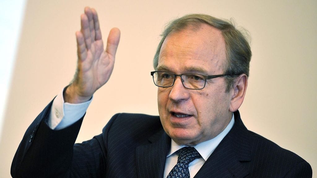 Erkki Liikasen mielestä EU:n pitää nyt keskittyä oleellisiin asioihin ja saada ne viestitetyksi kaikille selvästi.