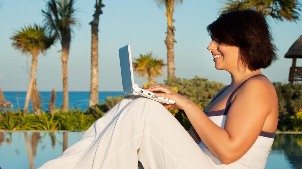 Innokkaimpia reissaajia ovat naiset, joista jopa 20 prosenttia kertoo kuluttavansa rahansa mielellään matkailuun, kun taas miehistä samoin tekee vain 15 prosenttia.