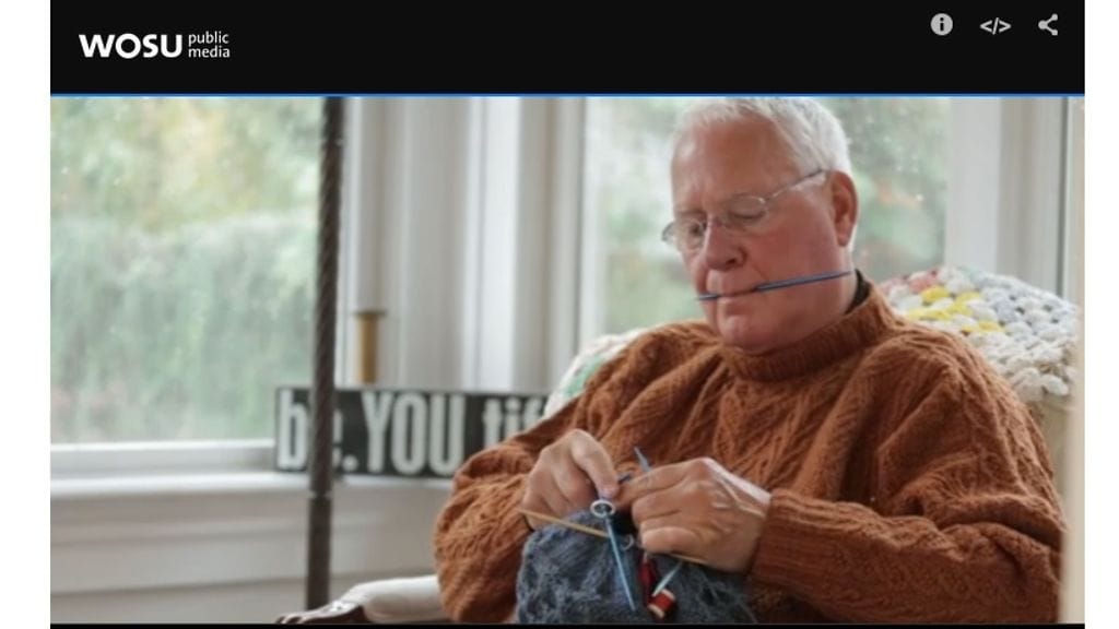 EJ Jones opetteli neulomaan 15 vuotta sitten.