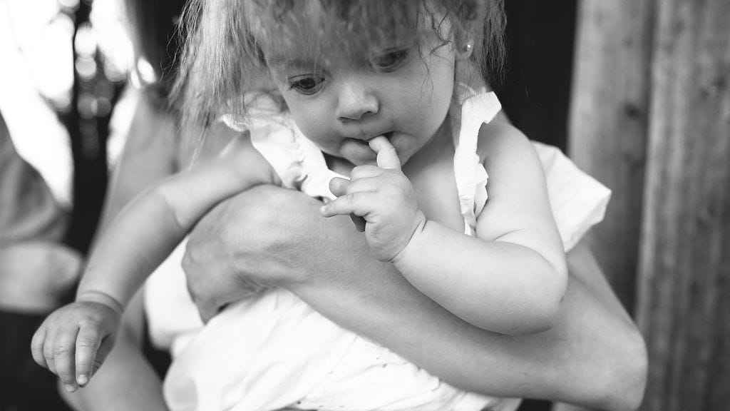 Tunneherkkä ihminen on ehkä jo lapsesta asti aistinut herkästi tunnesävyjä ja tunneilmapiiriä.