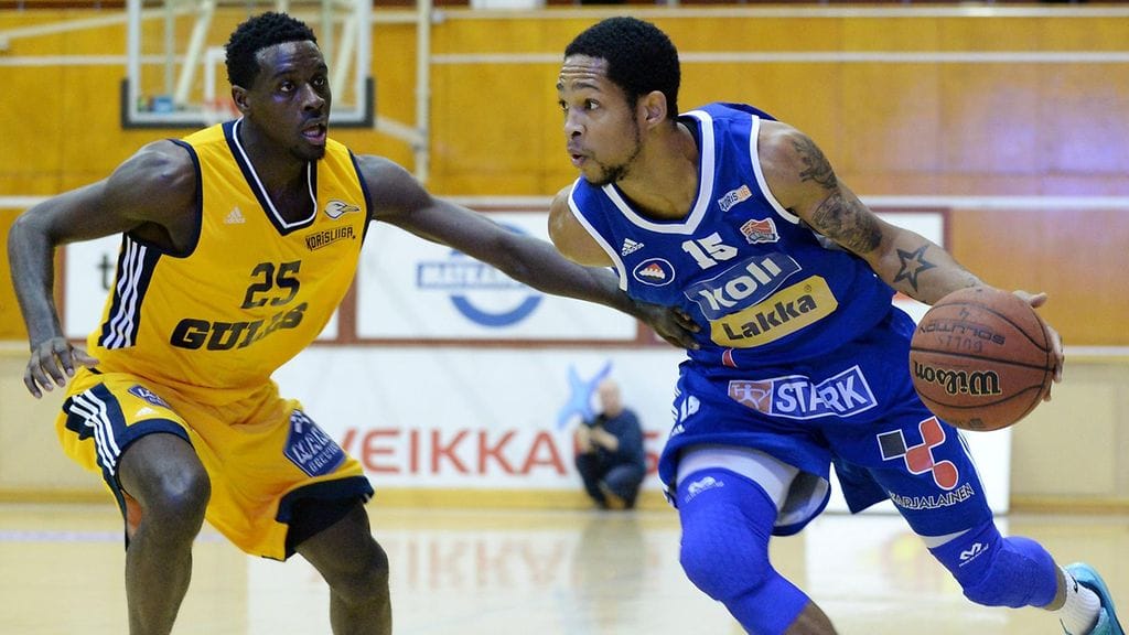 Seagullsin James Sinclair ja Katajan Trevis Simpson 30.10.2015