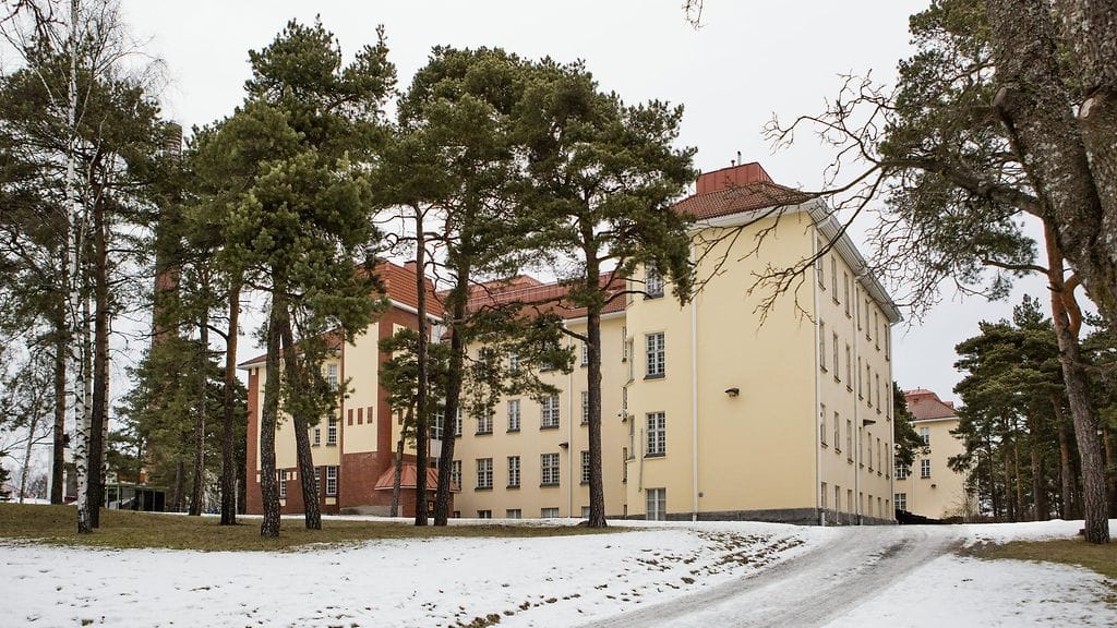 Tuoreen raportin mukaan Kupittaan sairaalan suljetuilla osastoilla oli kesällä yhä runsaasti puutteita.