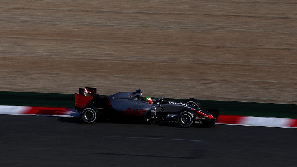 Haas teki tulokastalliksi vakuuttavaa työtä Barcelonan ensimmäisissä F1-testeissä.