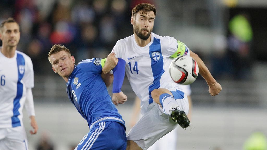 Tim Sparv (oik.) on Huuhkajien luottomies.