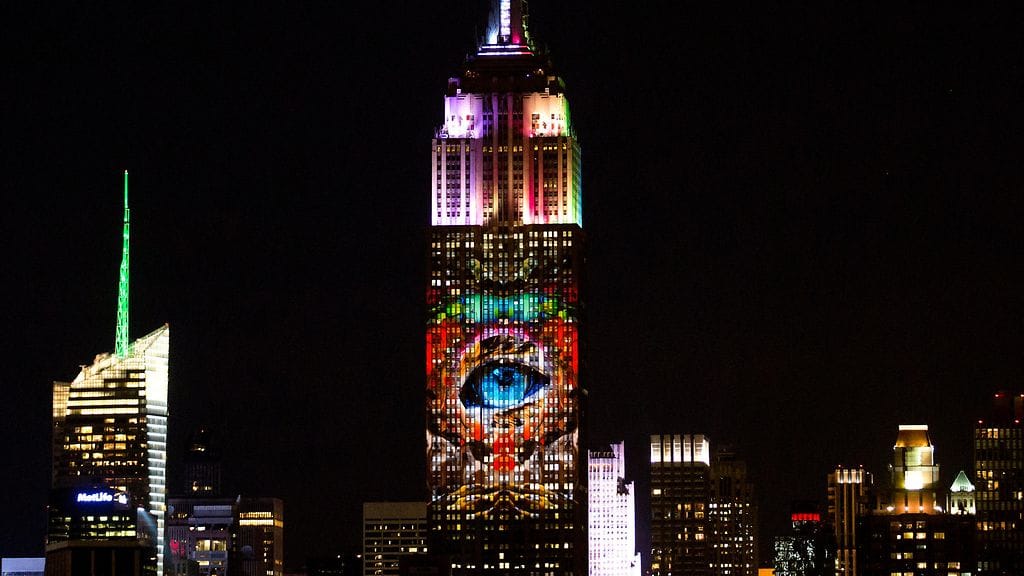 Racing Extinction -elokuvaa markkinoitiin heijastamalla suuria kuvia Empire State Buildingiin.