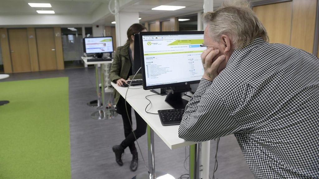 Käytännössä muutokset tarkottaisivat sitä, että työttömän tulee jatkossa ottaa työtä vastaan entistä tiukemmin ehdoin.