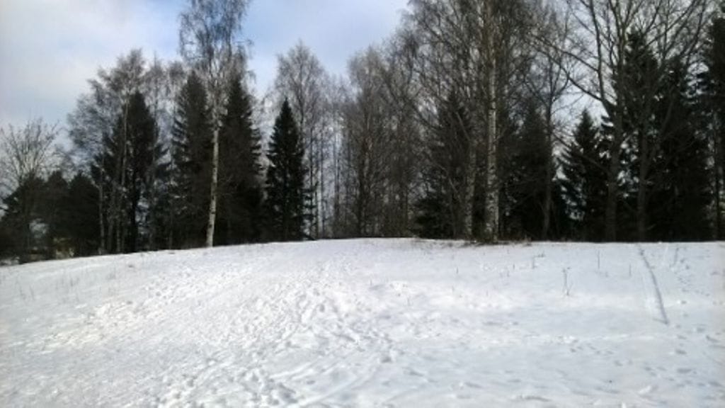 Poliisilla ei ole vielä tietoa siitä, kuka langan on mäkeen mahdollisesti virittänyt.