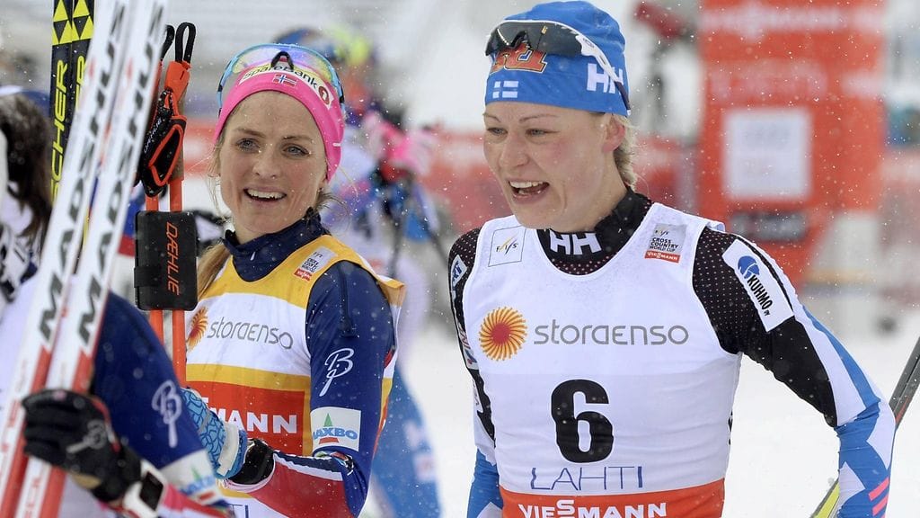 Therese Johaug ja Anne Kyllönen Lahden maailmancupin kisoissa.