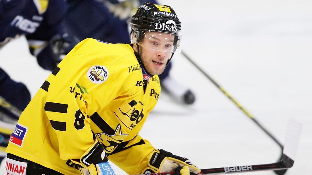 Ville Koho otti joukkueensa harteilleen Kisapuistossa. Kuva helmikuulta 2016.