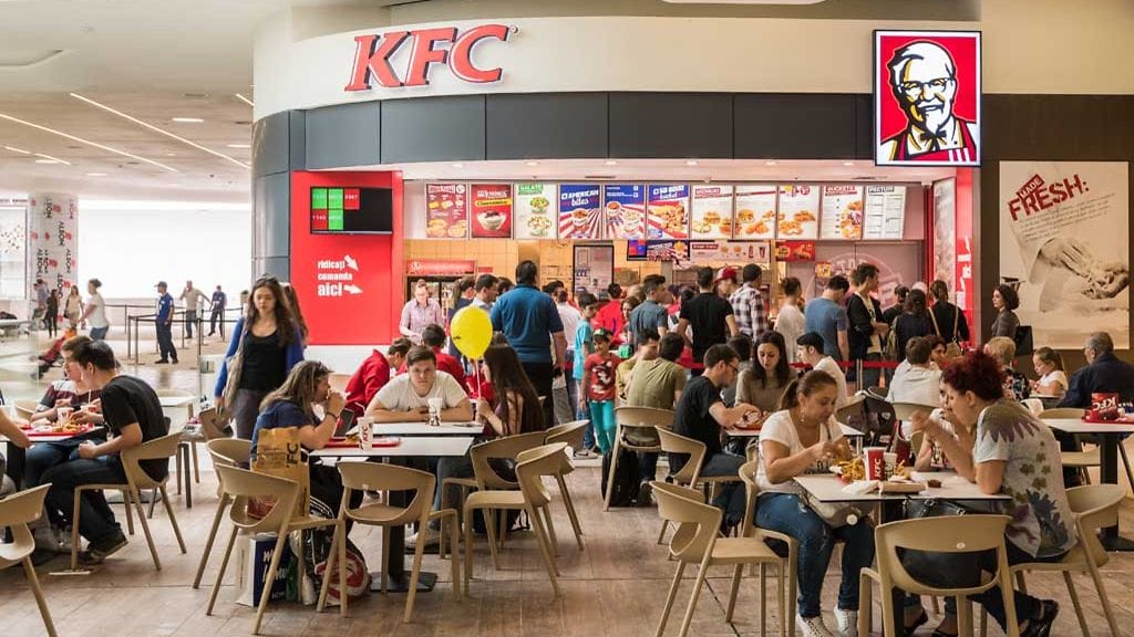 Teinit eivät enää saa hengailla pikaruokaravintoloissa Isossa-Britanniassa Stoke-on-Trentissä.