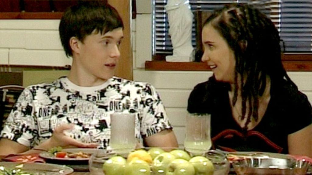 Salatut elämät - Miro Holm (Patrik Borodavkin) ja Oona Kiviranta (Sara Lohiniva). Kuva: MTv3