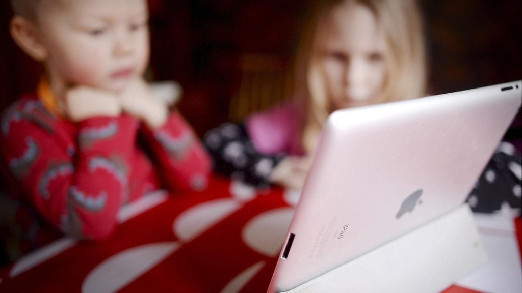 "Lapset eivät enää myöhemmässä iässä halua lapsuuskuviaan nettiin, vaan vetoavat yksityisyyteensä."